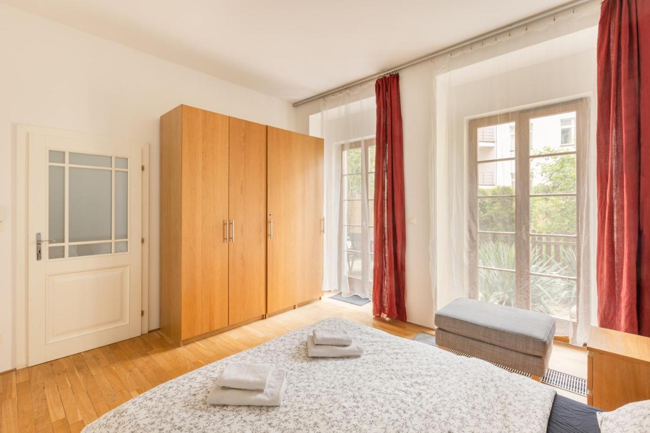 City Centre Garden Apartment With Parking Πράγα Εξωτερικό φωτογραφία
